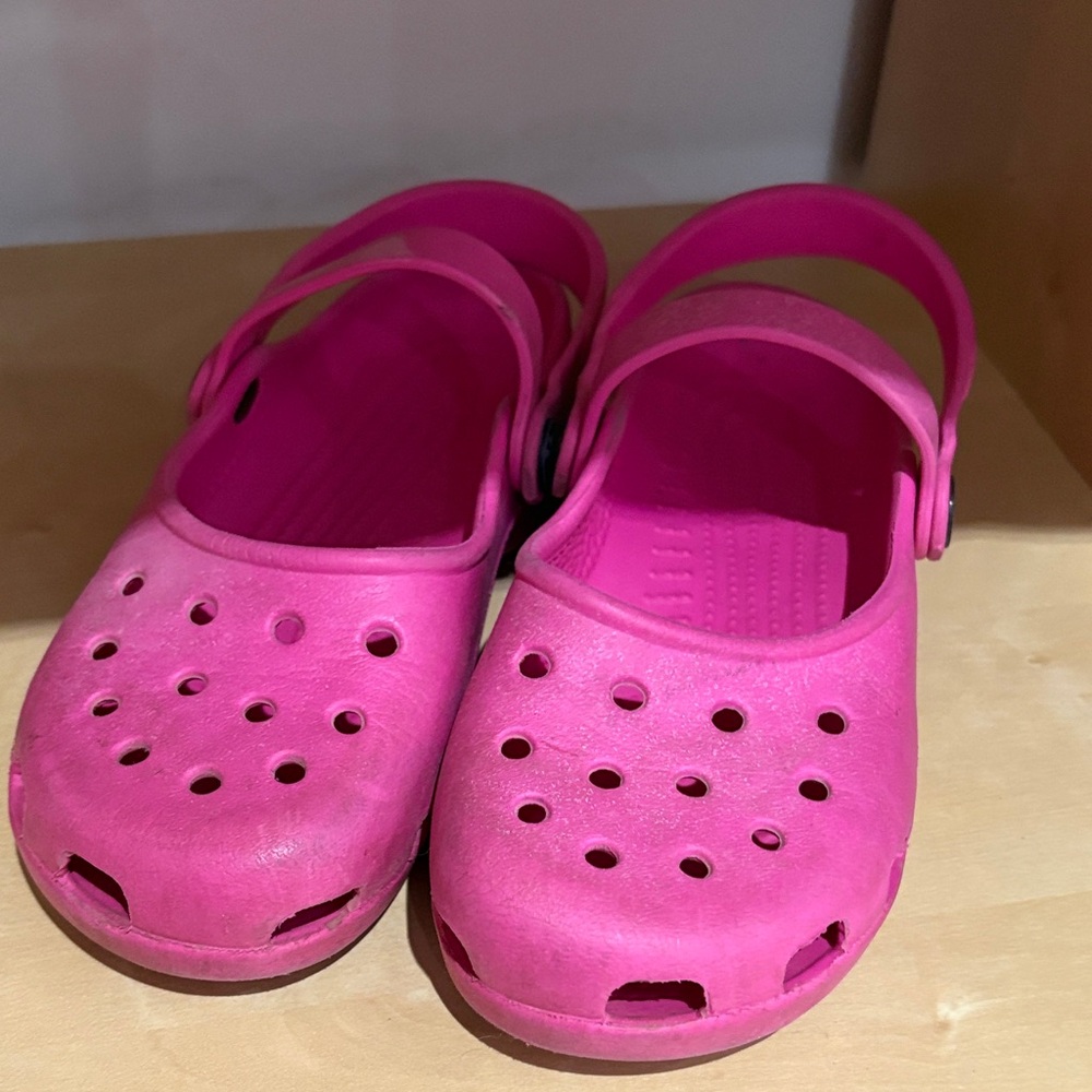 CROCS Kids Fuchsia Water Shoes